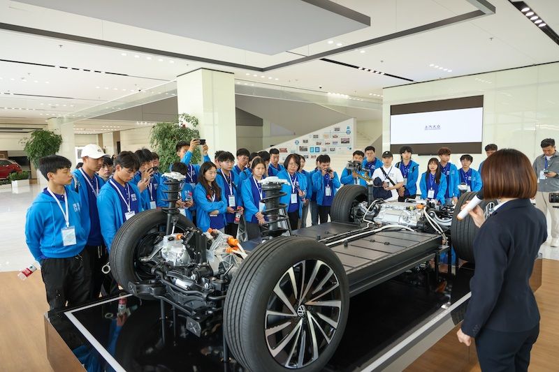 &ldquo;赋能未来&rdquo;助学项目上海车展系列学习实践活动收官